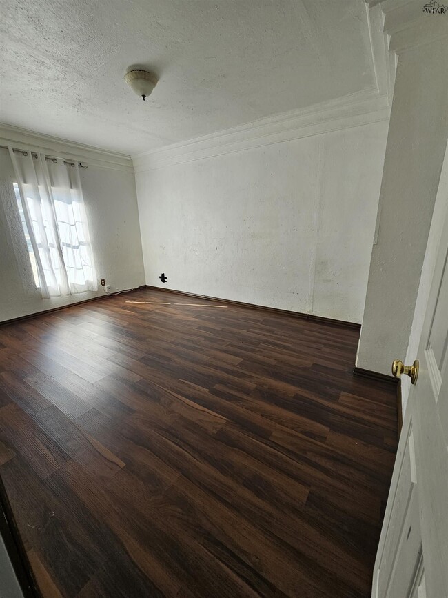 Building Photo - 502 Marconi St