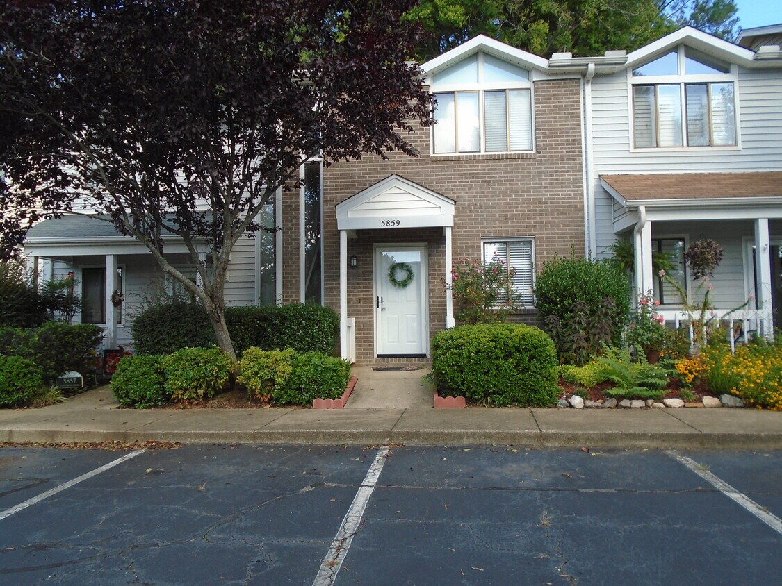 Primary Photo - 5859 Shady Grove Cir