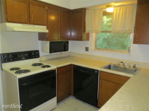 Building Photo - 3581 Amberacres Dr