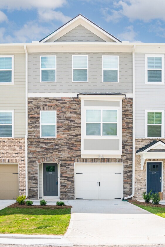 Foto principal - 661 Providence Plz SW