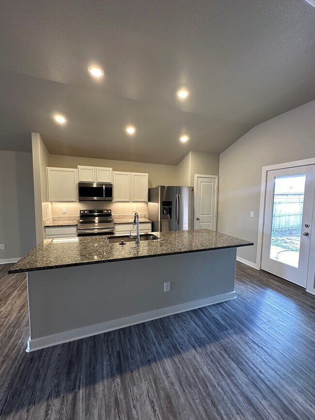 Foto del edificio - 1313 Red Cliff Ave