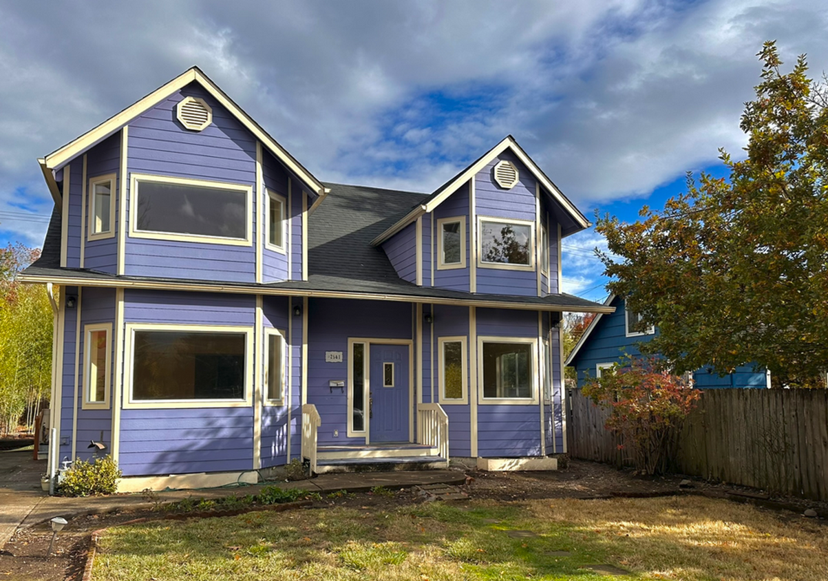 Primary Photo - Beautiful Five Bedroom Home