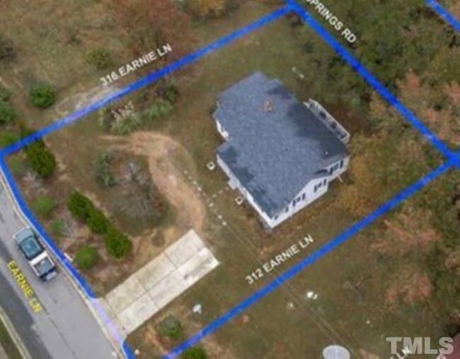 Foto del edificio - 312 Earnie Ln