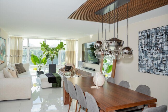 Foto del edificio - 3375 N Country Club Dr