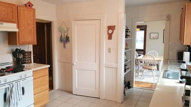 Building Photo - 89 Needham St