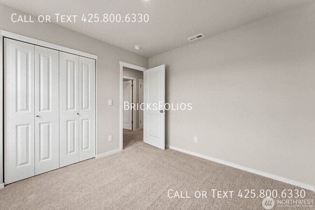 Building Photo - 1402 SW Pendleton Way