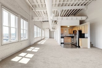 Building Photo - L15 Lofts