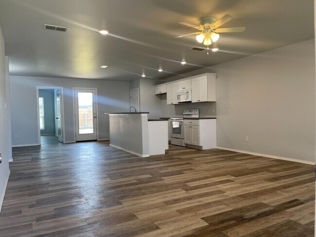 Foto del edificio - 8427 10th Pl