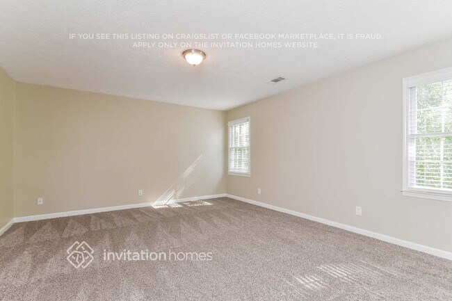 Building Photo - 1055 Burning Bush Dr