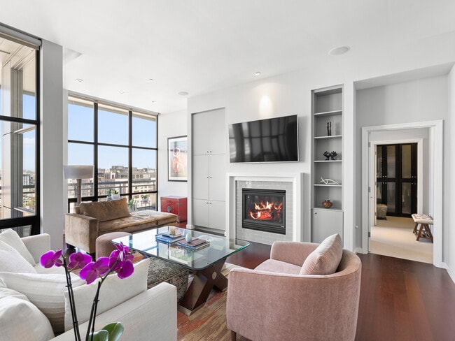 Building Photo - 1025 NW Couch St