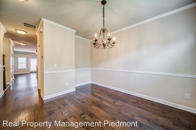 Building Photo - 3 br, 3.5 bath House - 2259 Lavista Court NE