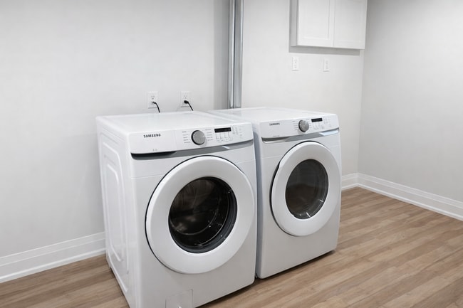 Building Photo - 20 Blackthorne Ave