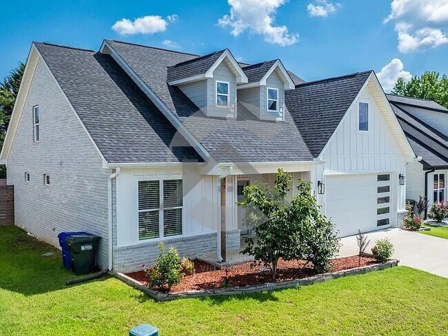 Foto del edificio - 1725 Rohan Cir