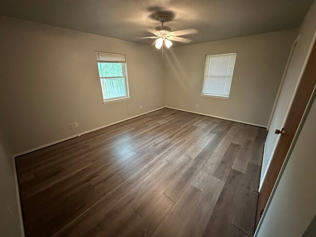 Building Photo - 1614 Venus Dr