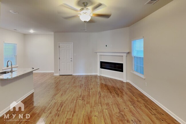 Building Photo - 10155 Sterling Ridge Dr