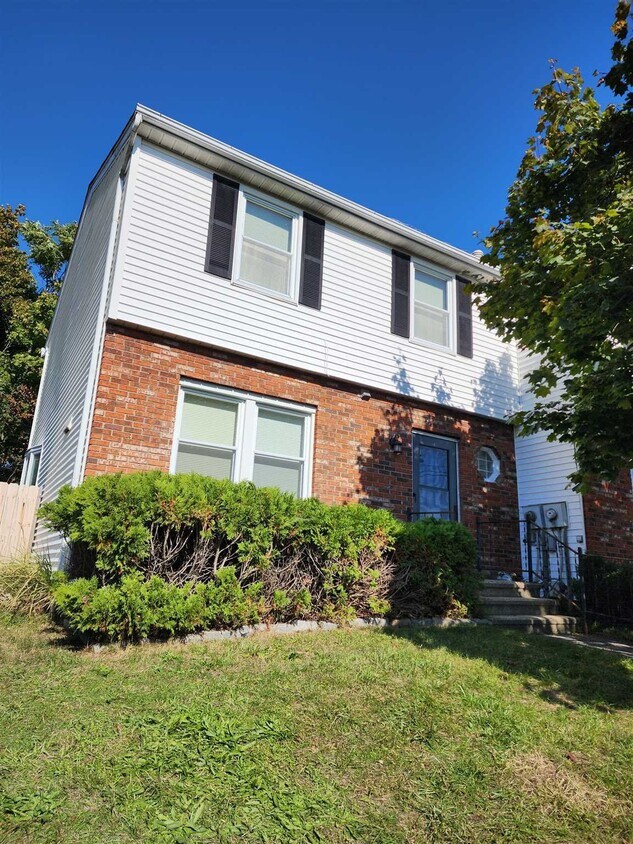 3 Harbor Hill Ct, Beacon, NY 12508 Townhome Rentals in Beacon NY