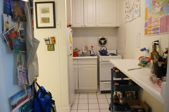 Building Photo - 517 Beacon St