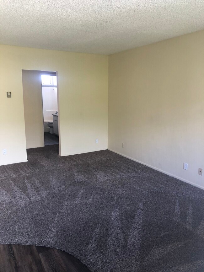 6037 Greenleaf Ave Unit 6, Whittier, CA 90601 6037 Greenleaf Ave