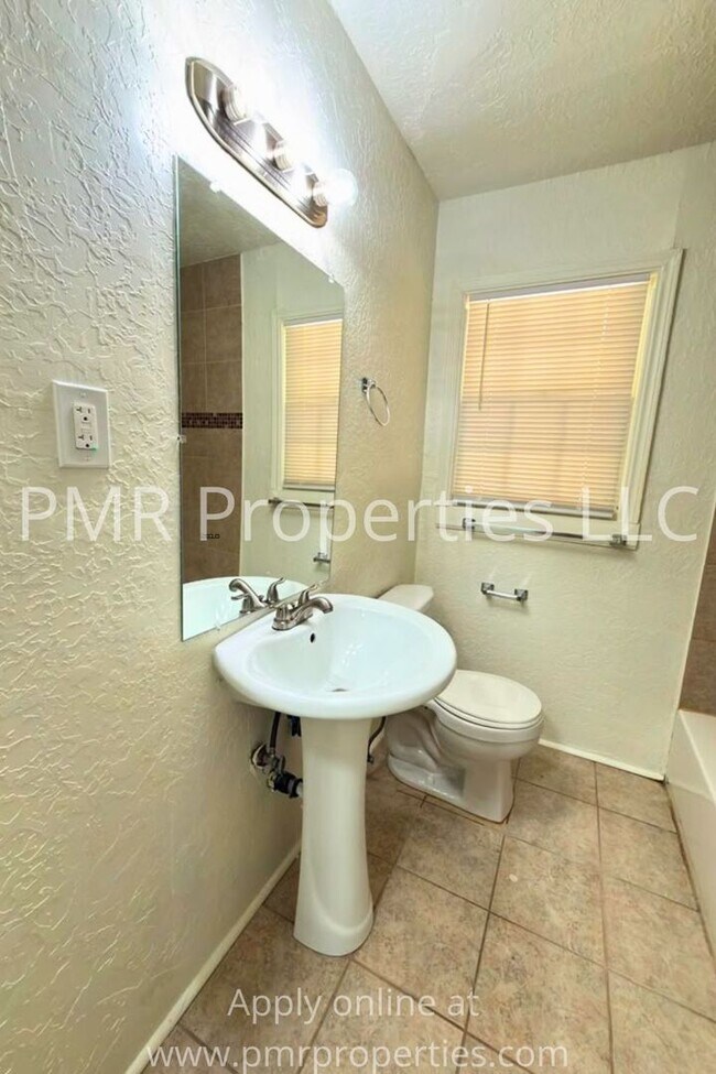 Foto del edificio - 2146 NW Lincoln Ave