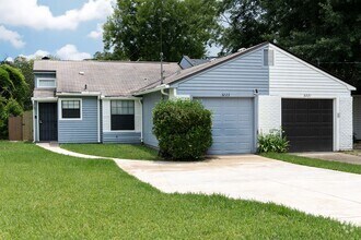 Building Photo - 3223 Albert Dr