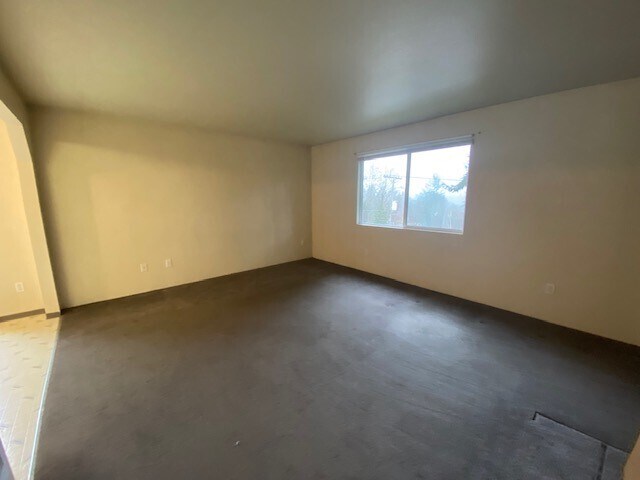 Building Photo - 1836 Summit Dr