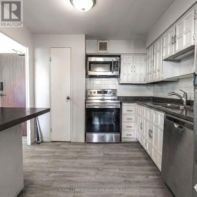 Photo du bâtiment - 3555 Bathurst St