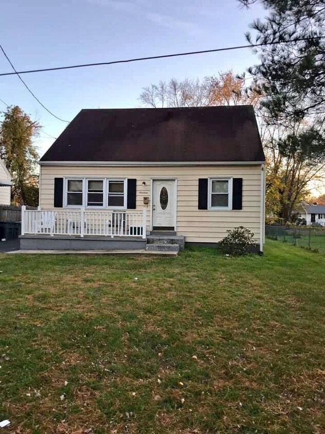 Primary Photo - 19 Main Blvd