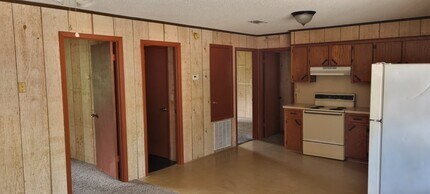 Building Photo - 347 Watson Rd