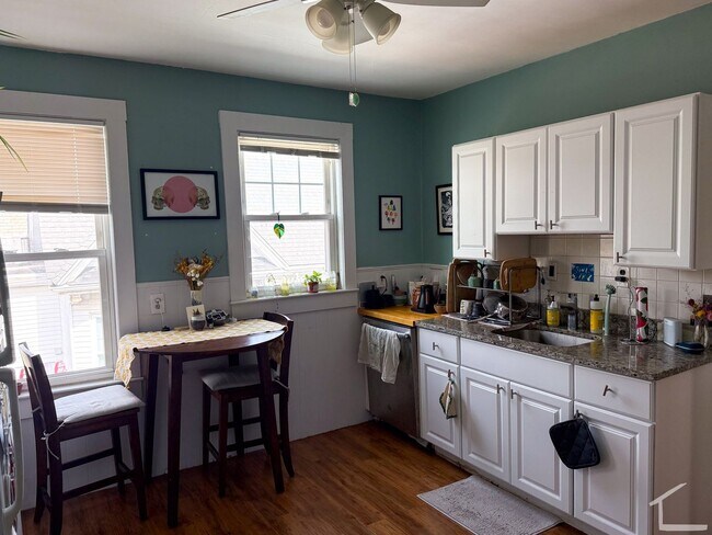 Building Photo - Amazing Unit in Multi Family Home of Brighton