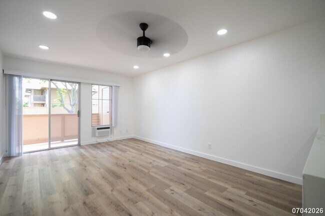 Foto del edificio - Rarely available ground floor townhome unit! 2 bdrm/2 bath/1 parking at Waiau Gardens Villa in Pe...