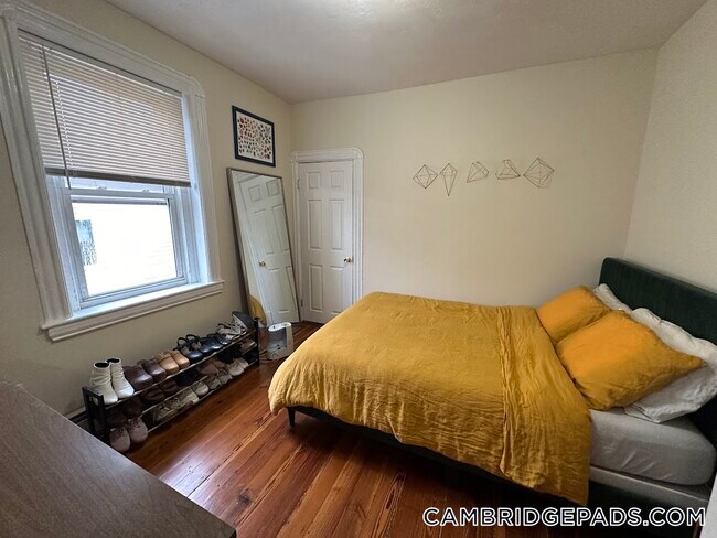 Foto del edificio - 1056 Cambridge St