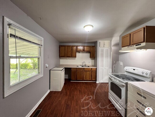 Foto del edificio - 3 Bedroom House - South Toledo