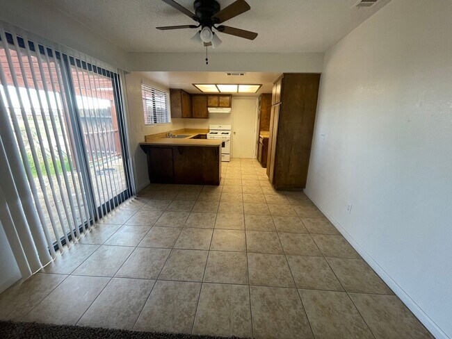 Building Photo - 0484