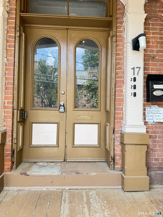 Building Photo - 17 Townley St
