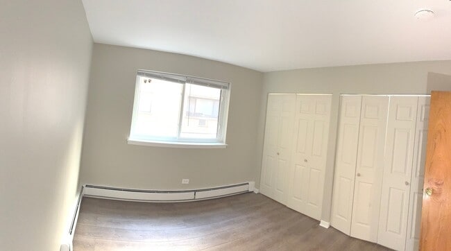 Building Photo - 5420 N Kenmore Ave