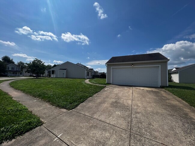 Foto del edificio - 6526 Hunters Creek Blvd