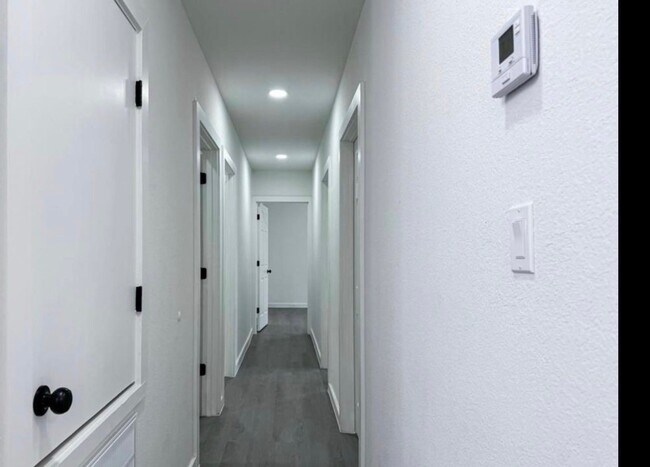 Foto del edificio - 328 Clearwater St