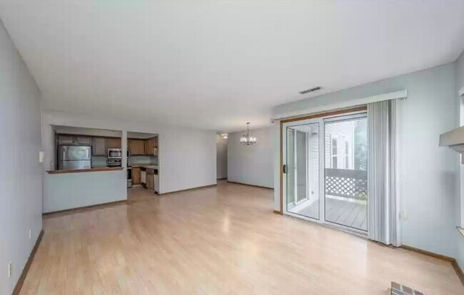 Dining area balcony - 1360 Cedarwood Dr