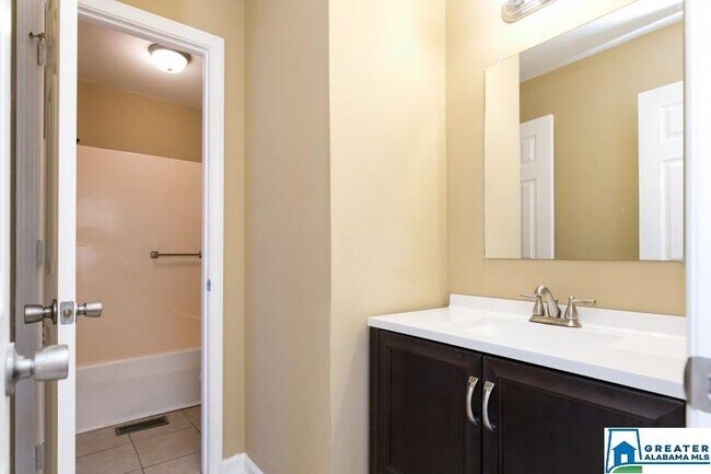 Foto del edificio - 840 Twin Ridge Dr