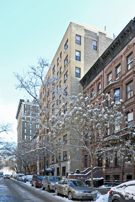 Primary Photo - 26 W 69th St