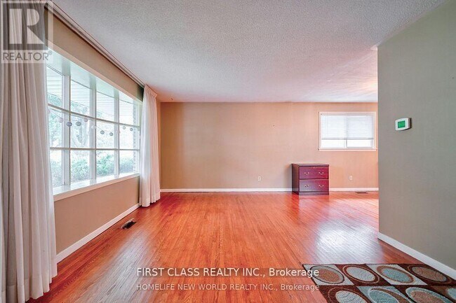 Photo du bâtiment - 24 Markhaven Rd