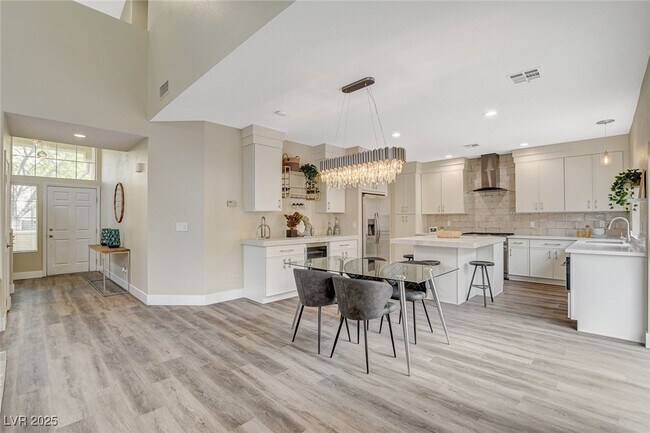 Building Photo - 2033 Shining Feather Ln