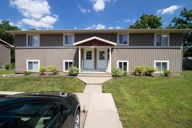 Foto del edificio - 834 Grand Ave NE