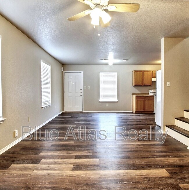 Foto del edificio - 402 Kings Way Dr