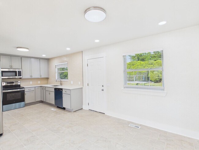 Building Photo - Completely Remodeled Home on Lawton's West Side
