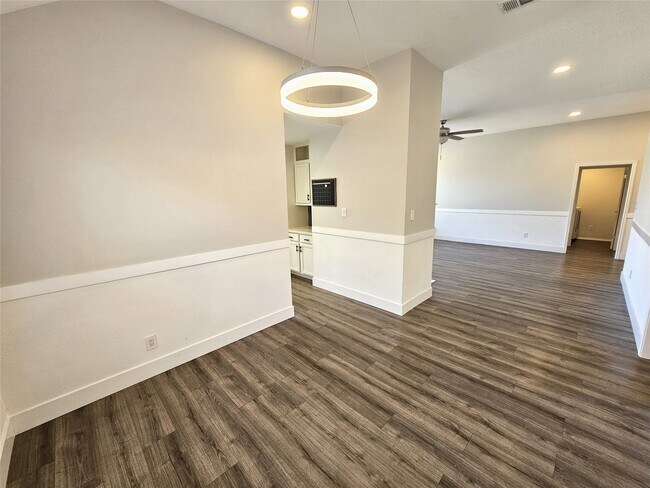 Building Photo - 19734 Glenfinch Ln