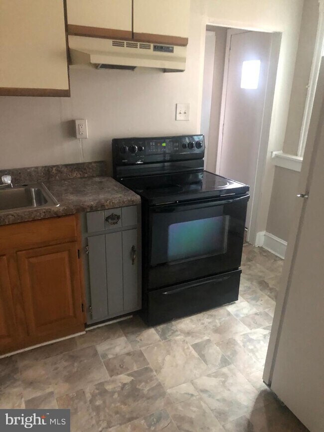 Foto del edificio - 156 Strode Ave