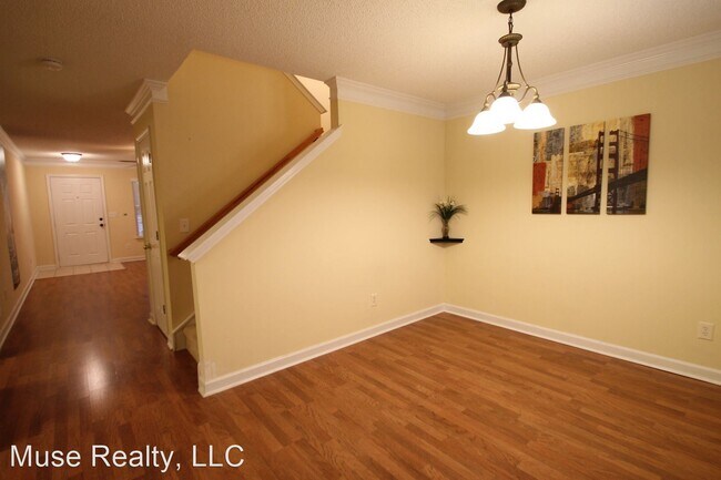 Building Photo - 3 br, 2.5 bath House - 206 Forest Oaks Drive