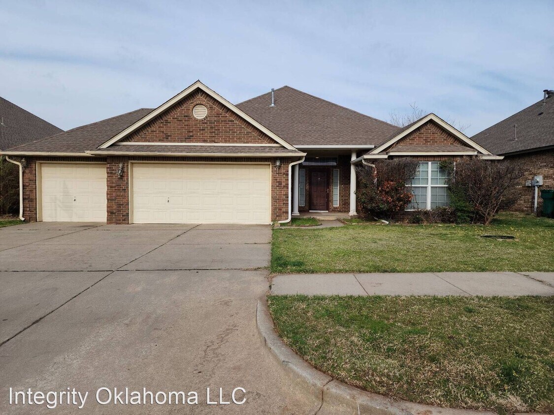 3 br, 2 bath House 16617 Valderama Way House Rental in Edmond, OK