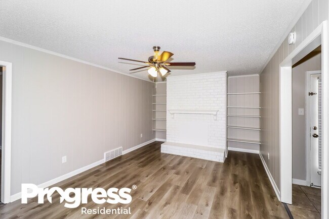Building Photo - 2099 Woodfield Park Rd